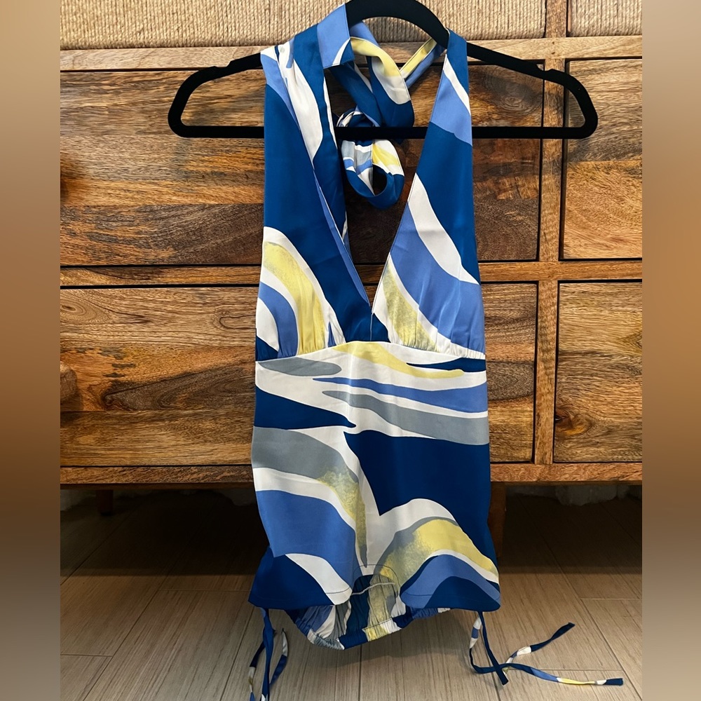 Adjustable blue top